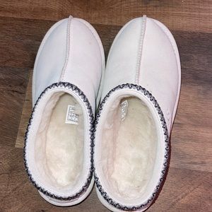Ugg shoes size USA 4 youth